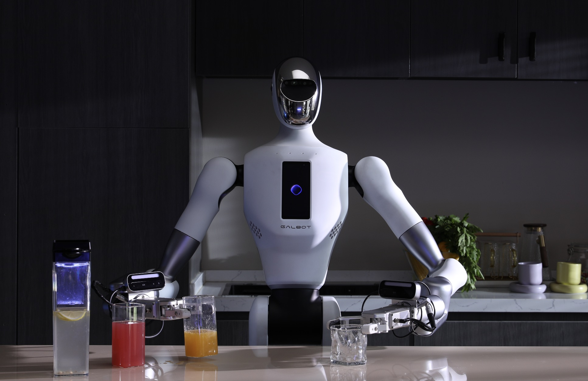 银河通用Galbot G1深度拆解：12自由度灵巧手+21个关节+2.1亿收入