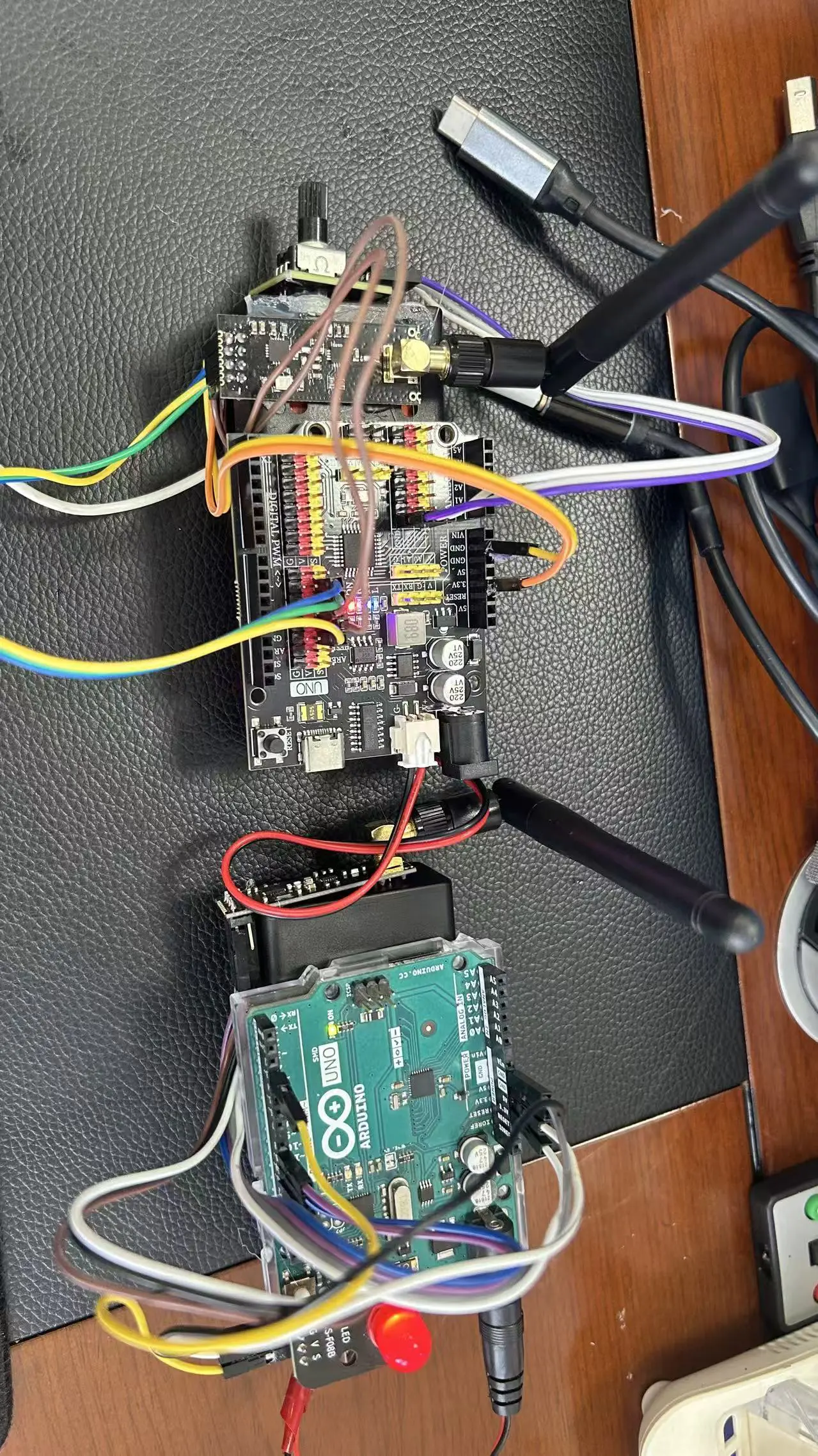 家长视角 · NRF24L01无线库:AI辅助Mind+图形化编程_image_5.webp